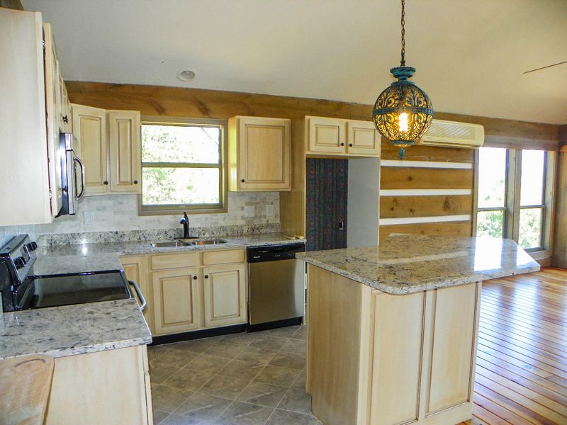 2130 Torri Dr, Sevierville, TN 37876