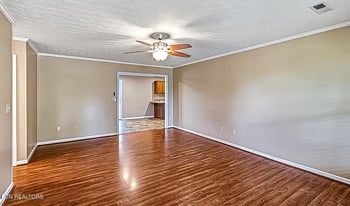 2130 Tuscany Gardens Dr, Powell, TN 37849