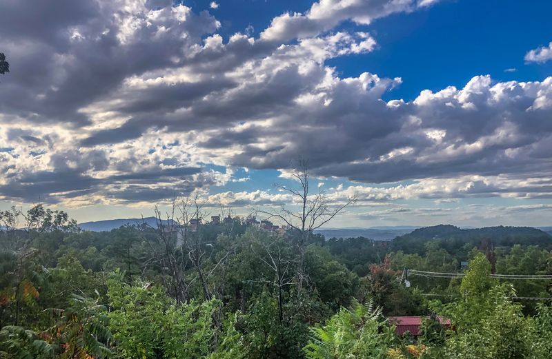 2130 Windy Ln, Sevierville, TN 37876
