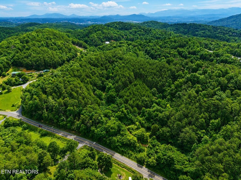 2131 Goose Gap Rd, Sevierville, TN 37876