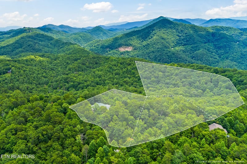 2131 Sky Top Rd, Walland, TN 37886