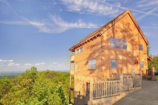 2131 Windy Ln, Sevierville, TN 37862