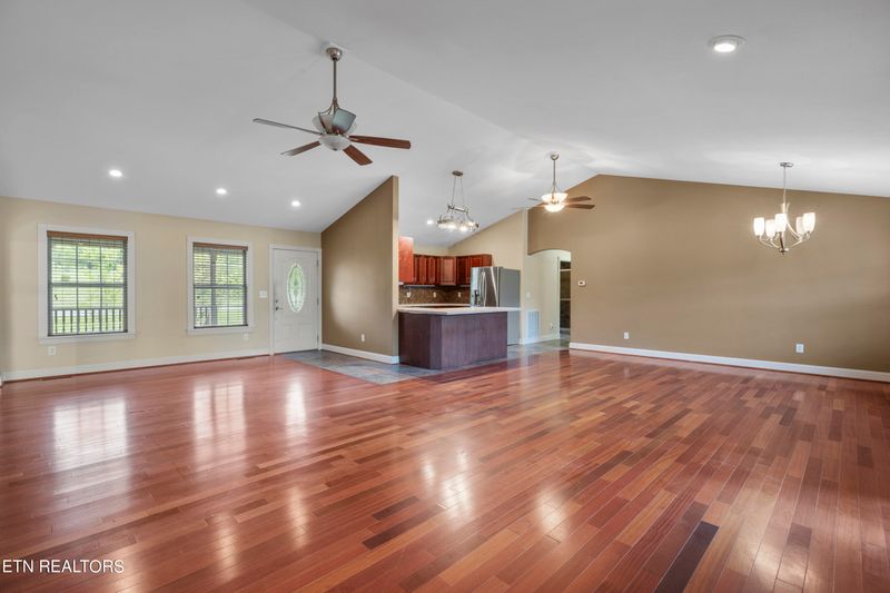 2132 Creswell Rd, Seymour, TN 37865