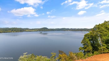 2132 Delta Queen Rd, Louisville, TN 37777