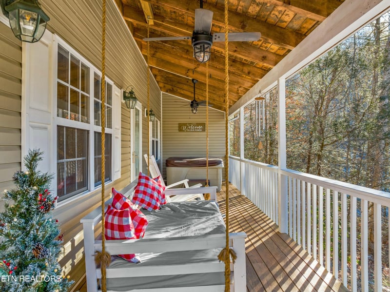 2133 Duck Pond Ln, Sevierville, TN 37876