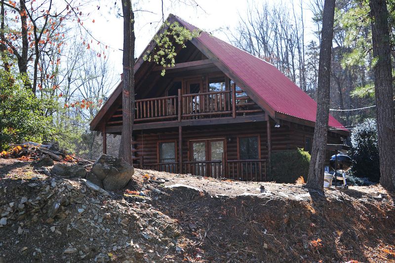 2133 Walnut Ct, Sevierville, TN 37876