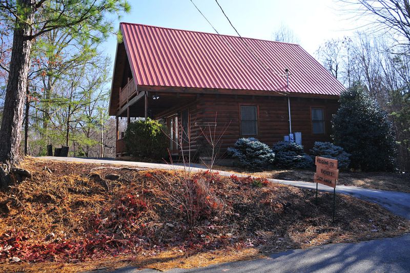 2133 Walnut Ct, Sevierville, TN 37876