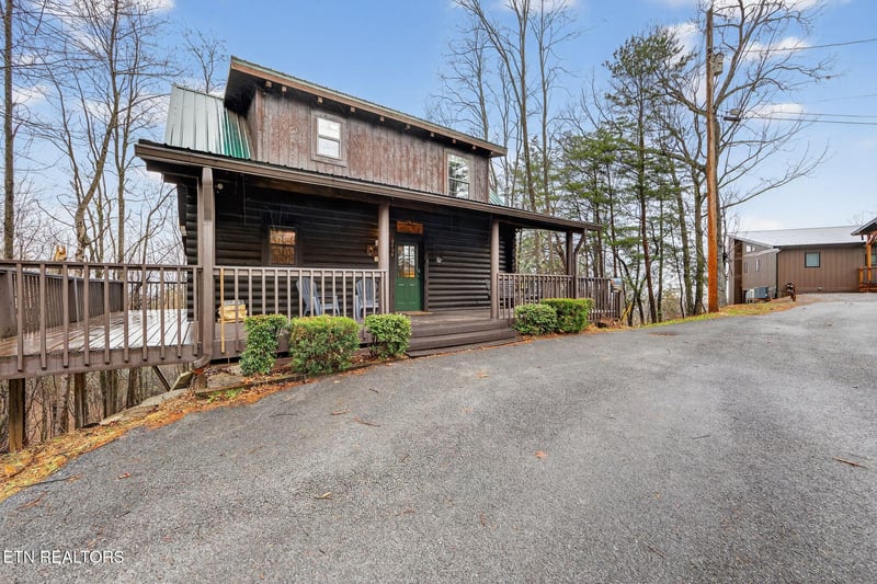 2134 Walnut Ct, Sevierville, TN 37876