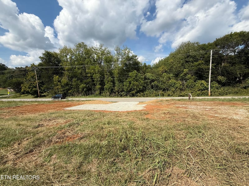 21340 Martel Rd, Lenoir City, TN 37772