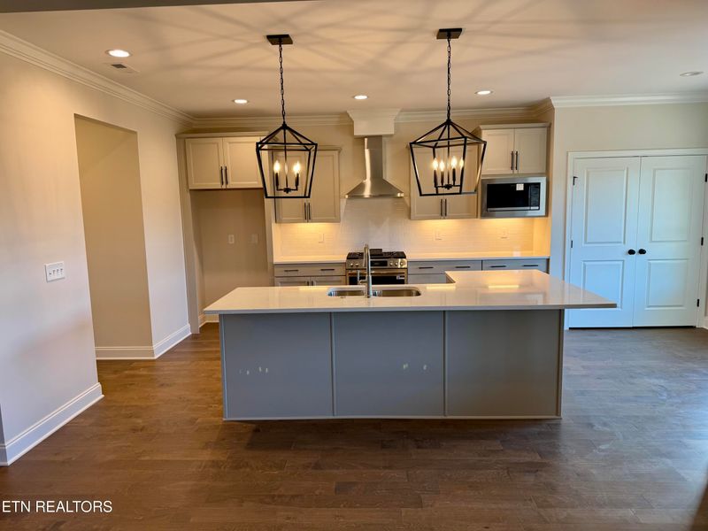 2135 Lantern Park Ln, Knoxville, TN 37932