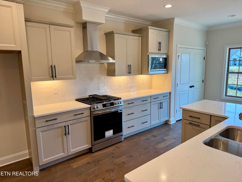 2135 Lantern Park Ln, Knoxville, TN 37932