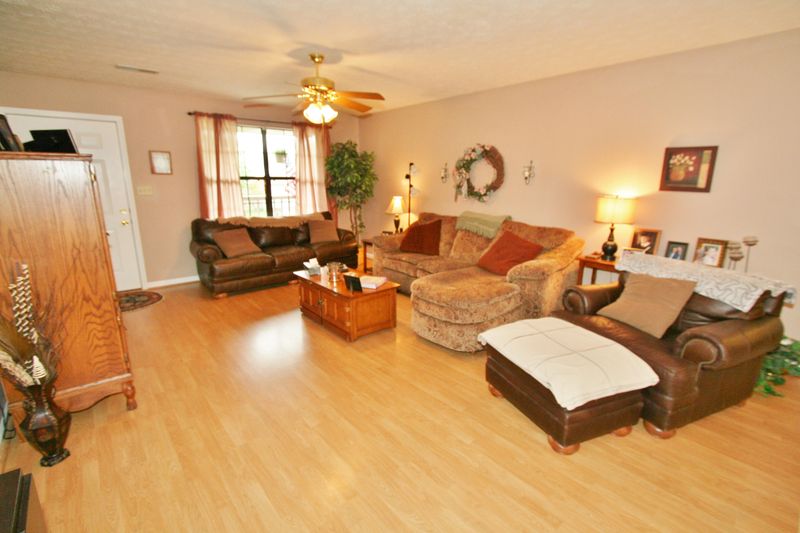 2135 Tuscany Gardens Dr, Powell, TN 37849