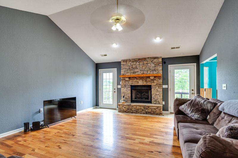 2136 Aaron Ct, Sevierville, TN 37876