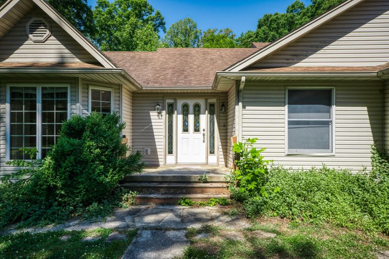 2136 Deer Lodge Hwy, Deer Lodge, TN 37726