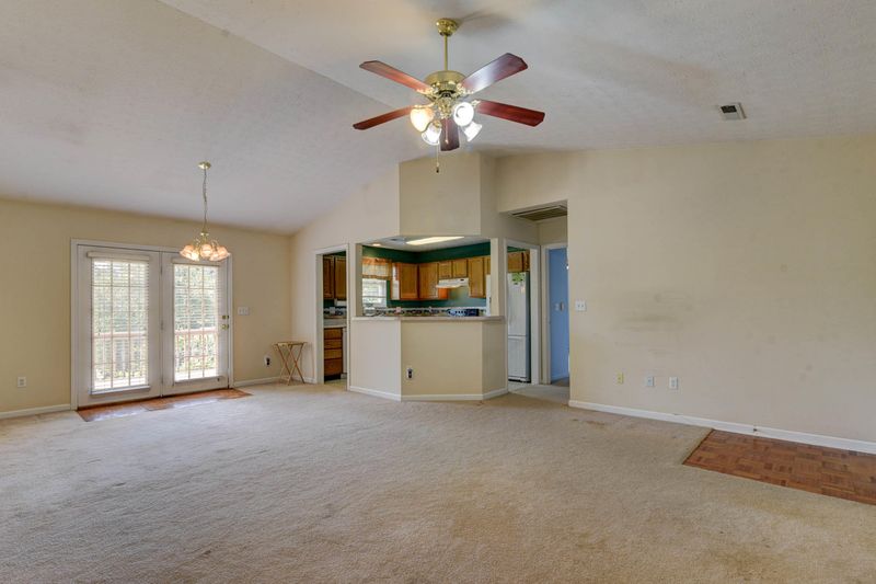 2136 Tuscany Gardens Dr, Powell, TN 37849