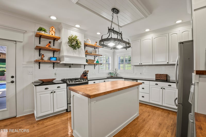 2138 Council Fire Dr, Knoxville, TN 37918