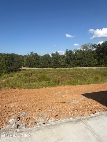 2138 Lantern Park Ln, Knoxville, TN 37932