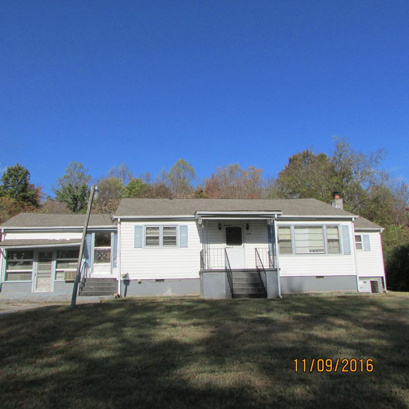 2138 Mentor Rd, Louisville, TN 37777
