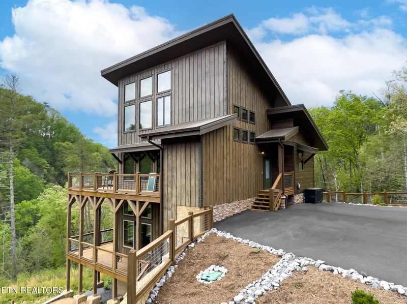 2139 Coopers Hawk Way, Sevierville, TN 37862