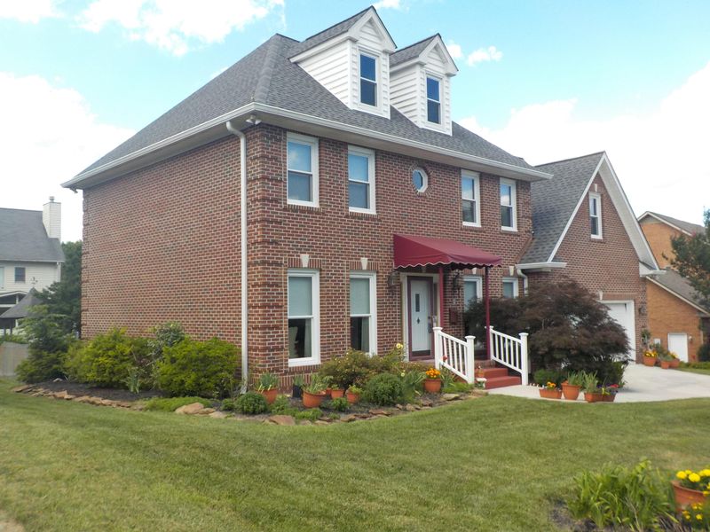 214 Briarcliff Ave, Oak Ridge, TN 37830