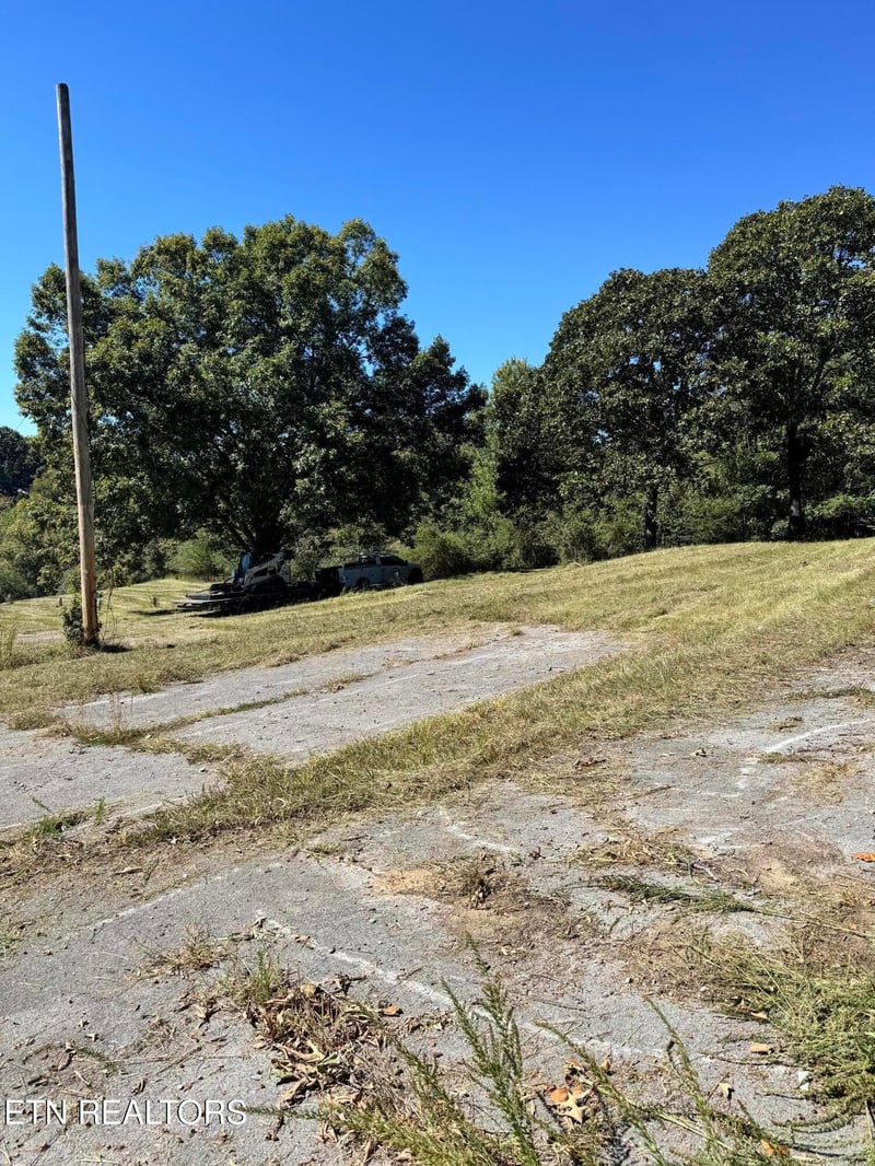 214 Cates Rd, Rockwood, TN 37854