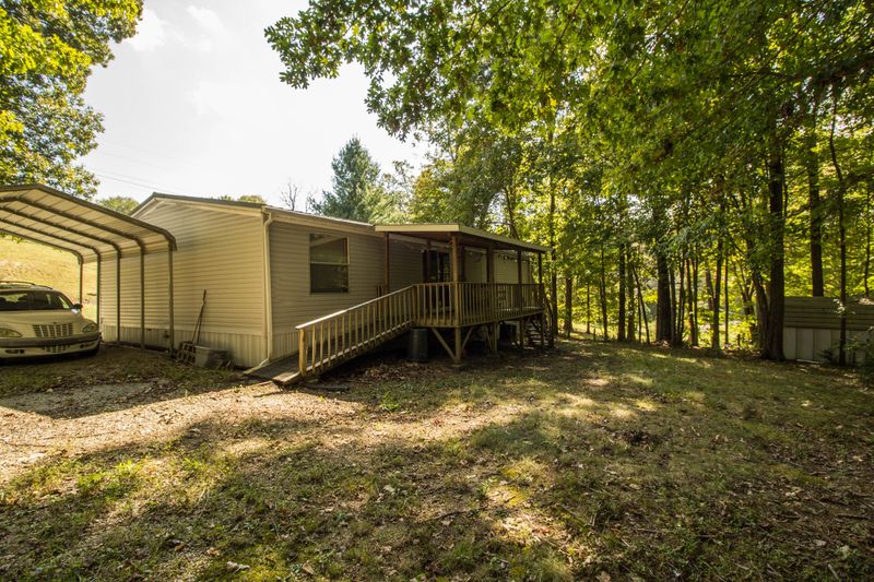 214 Crestview Ln, Jacksboro, TN 37757