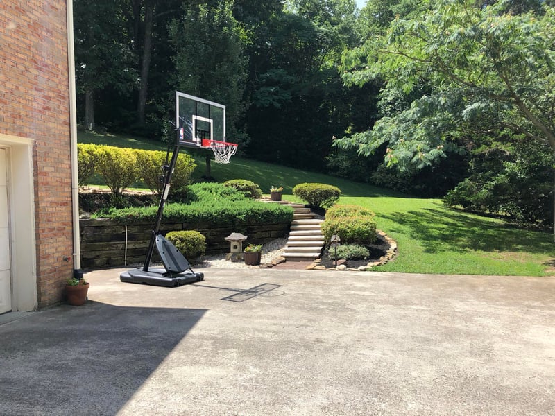 214 Den Ln, Heiskell, TN 37754