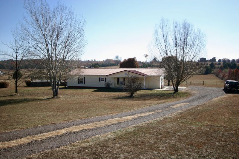 214 Dunn Rd, Tellico Plains, TN 37385