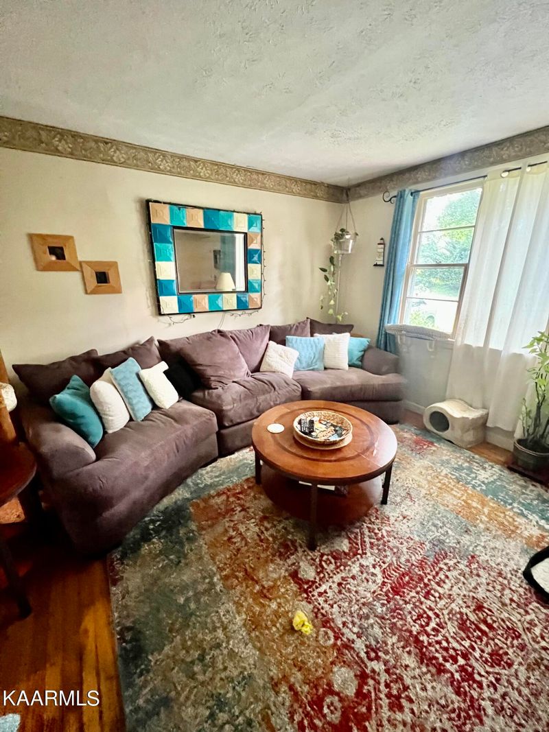 214 Hartford Rd, Knoxville, TN 37920
