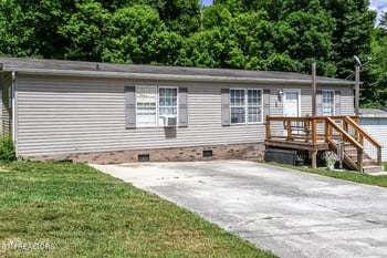 214 Loggers Ln, Clinton, TN 37716
