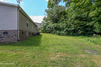 214 Loggers Ln, Clinton, TN 37716