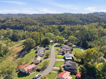 214 Long Dr, Harriman, TN 37748