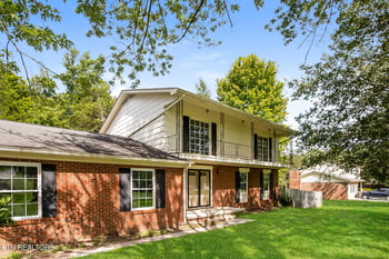 214 Meadow Ln, Lafollette, TN 37766