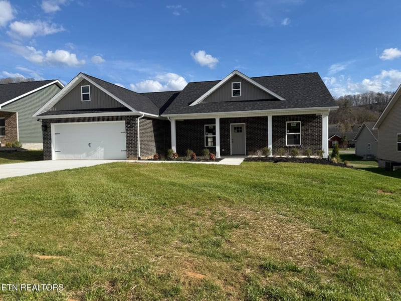 214 Mossy Rock Rd, Clinton, TN 37716