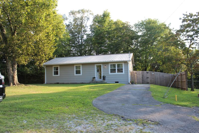 214 Nancy Ln, Clinton, TN 37716