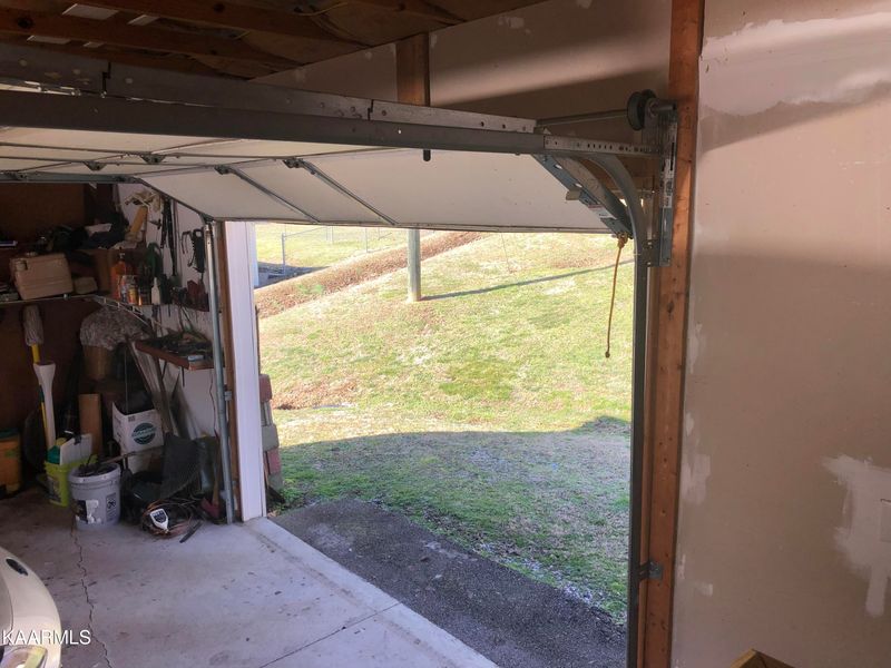 214 Sunset Tr, Jellico, TN 37762