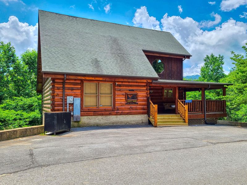 2140 Bear Haven Way, Sevierville, TN 37862