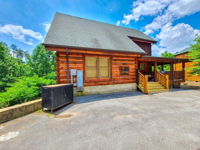 2140 Bear Haven Way, Sevierville, TN 37862