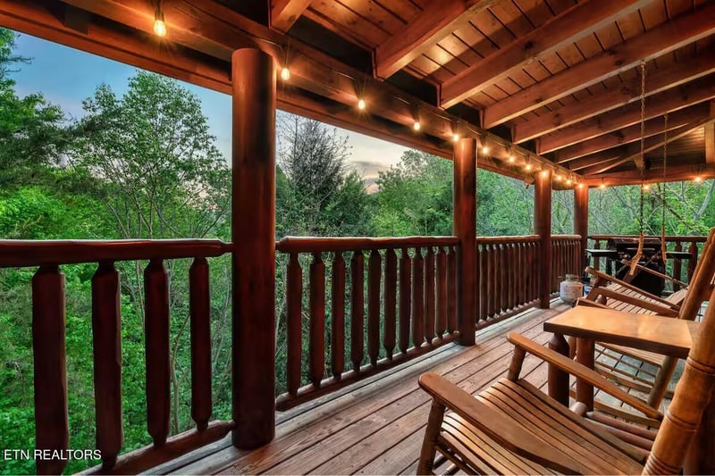 2140 Bear Haven Way, Sevierville, TN 37876