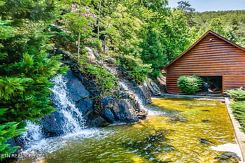 2140 Bear Haven Way, Sevierville, TN 37876