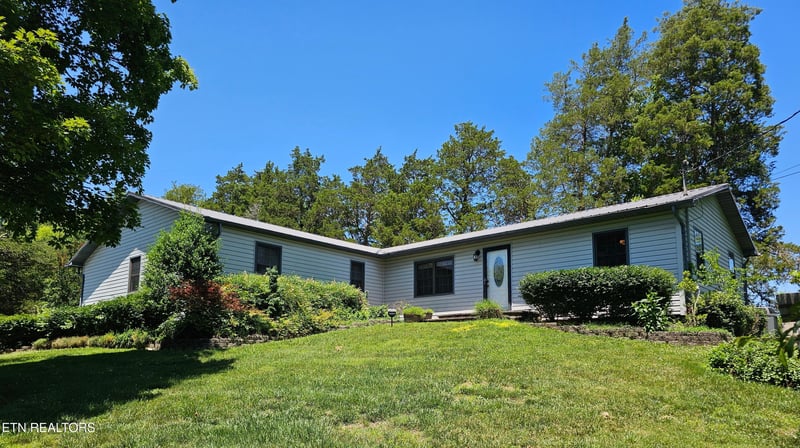 2140 Chapman Hwy, Sevierville, TN 37876