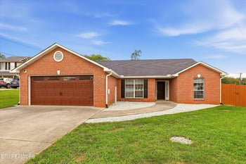 2140 Ember Brook Ln, Powell, TN 37849