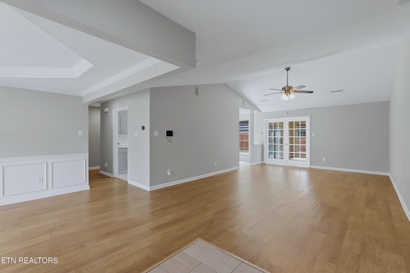 2140 Ember Brook Ln, Powell, TN 37849