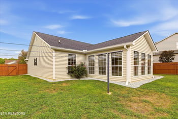 2140 Ember Brook Ln, Powell, TN 37849