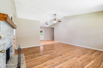 2140 Mark Ln, Maryville, TN 37803
