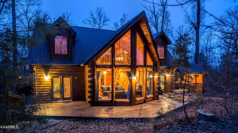2142 Red Bud Rd, Sevierville, TN 37876