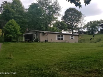 2143 Everett Rd, Knoxville, TN 37932