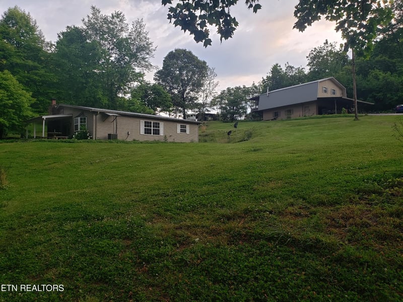 2143 Everett Rd, Knoxville, TN 37932