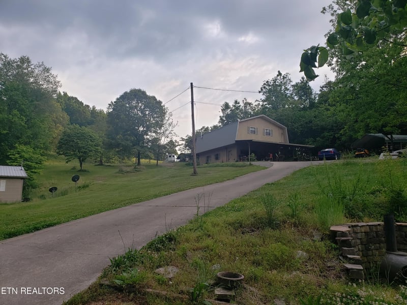 2143 Everett Rd, Knoxville, TN 37932