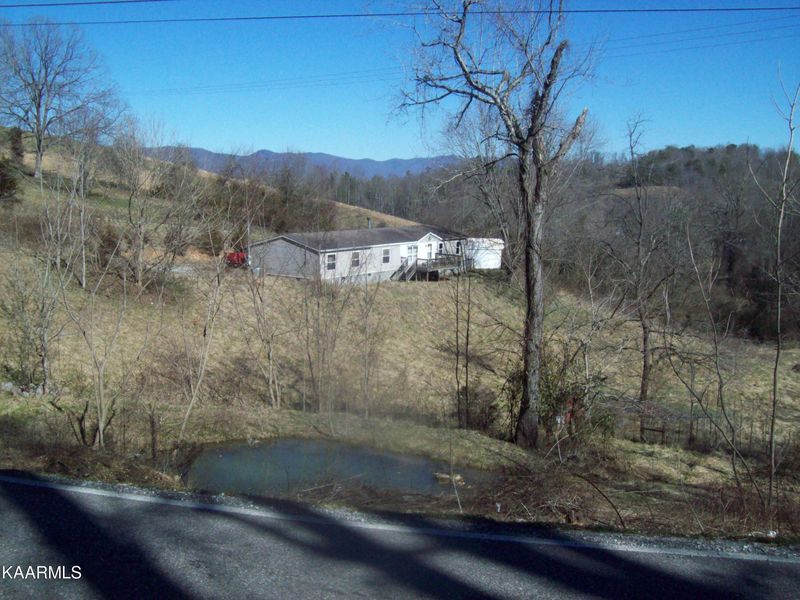 2143 Long Hollow Rd, Lafollette, TN 37766